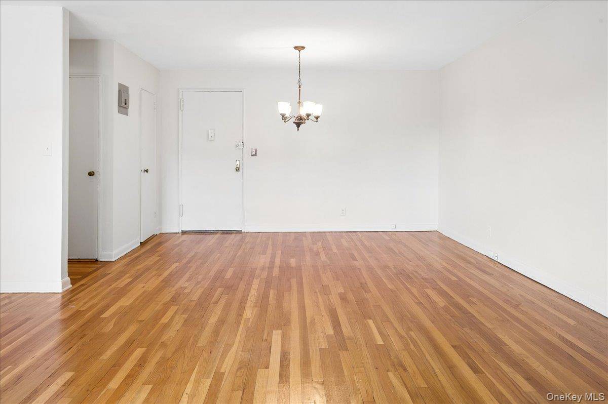 2 Sadore LN #6M, Yonkers, NY 10710
