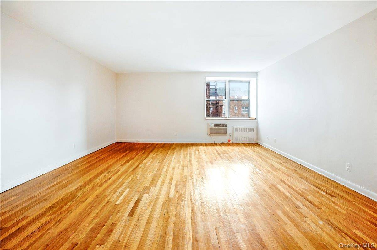 2 Sadore LN #6M, Yonkers, NY 10710