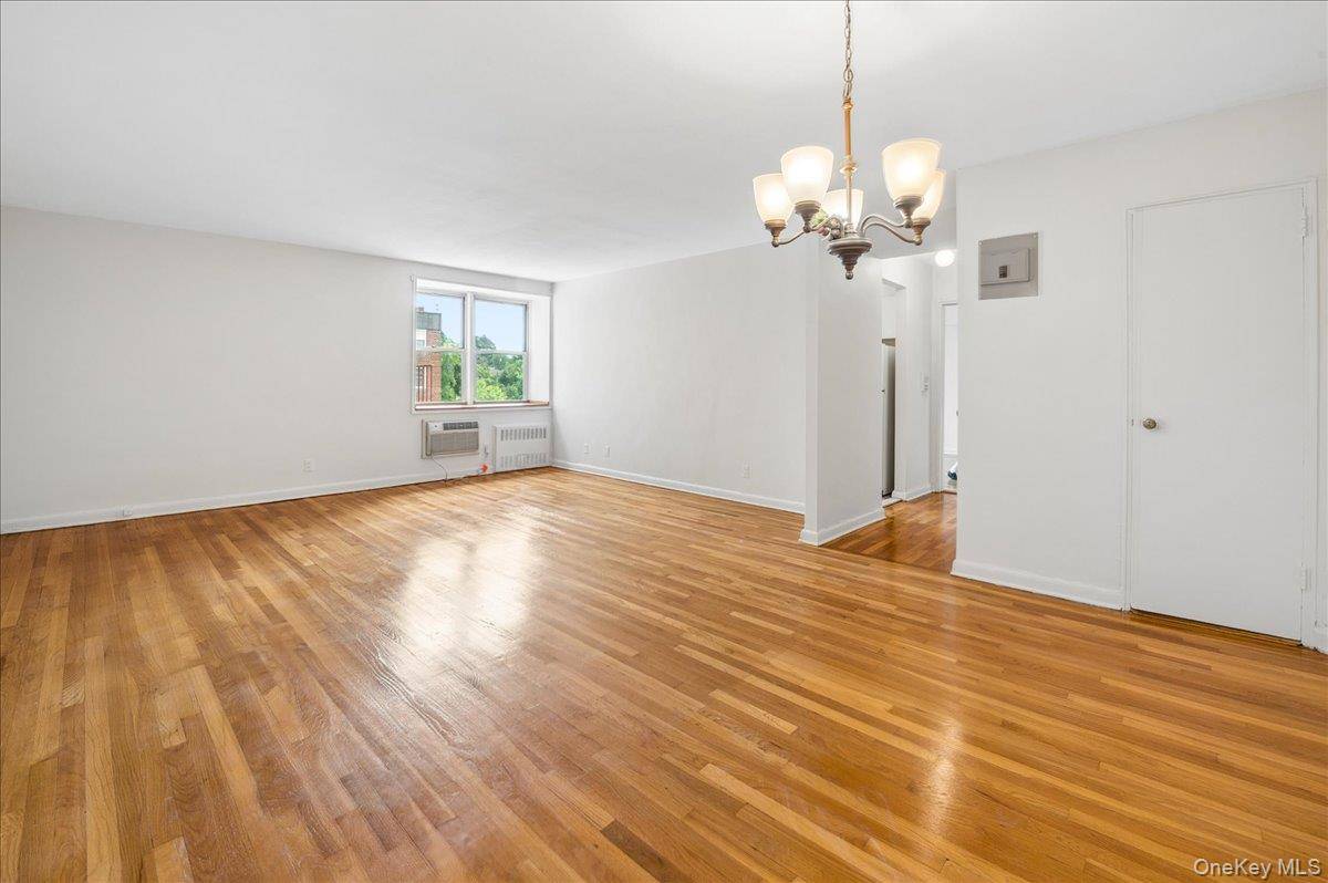 2 Sadore LN #6M, Yonkers, NY 10710