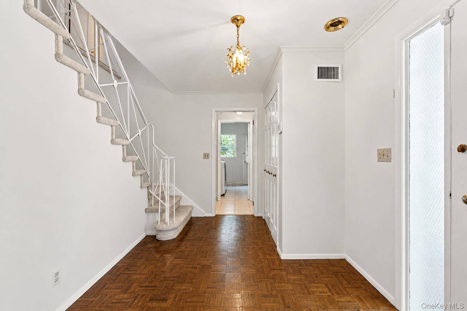 9 Parkfield RD, Scarsdale, NY 10583