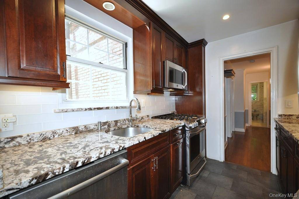 11 Sentry PL #1D, Scarsdale, NY 10583