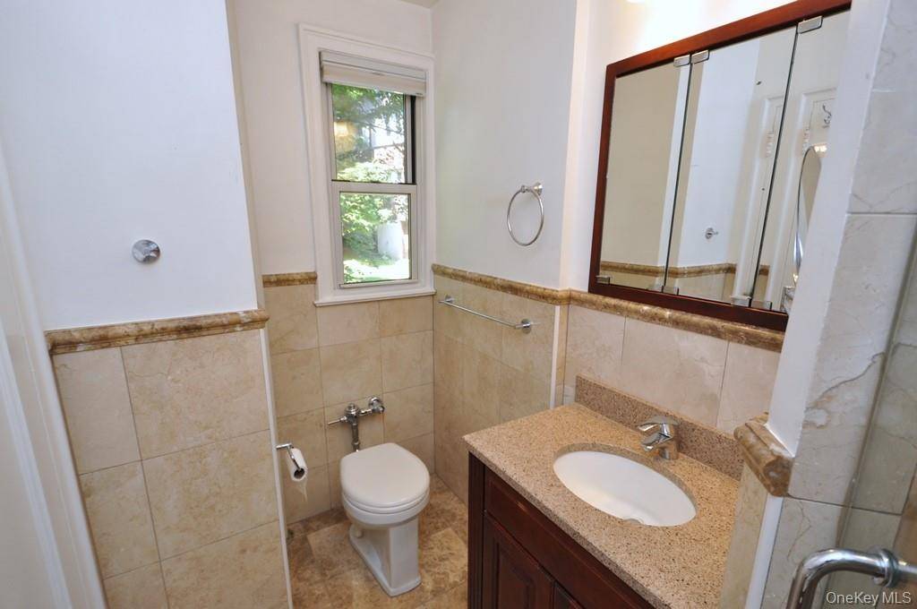 11 Sentry PL #1D, Scarsdale, NY 10583