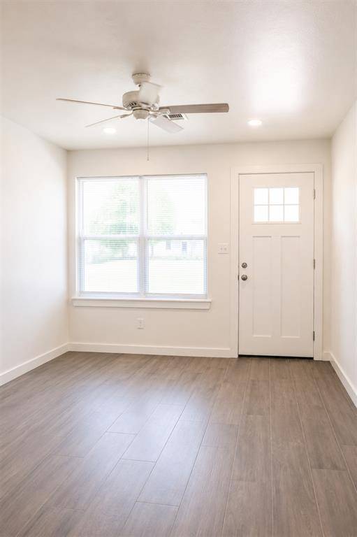 927 SW 2nd ST, Moore, OK 73160