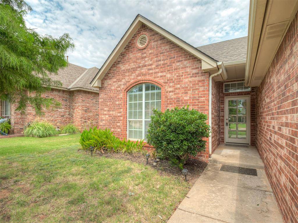 325 Crossland CT, Edmond, OK 73003