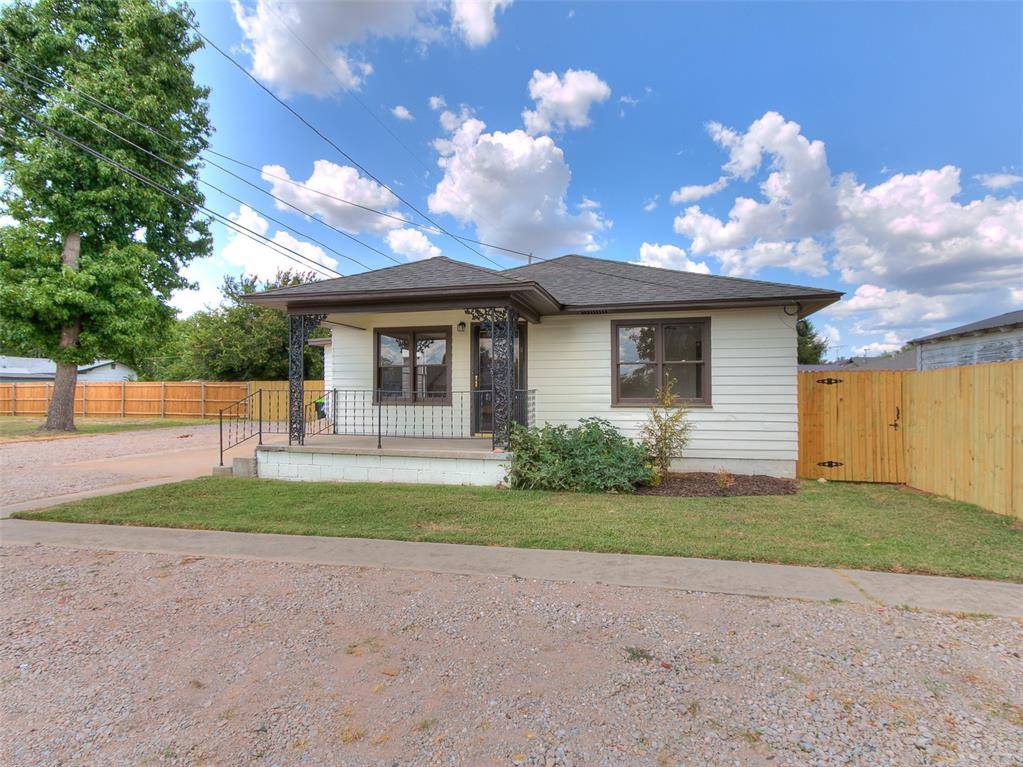 906 W Ridgewood ST, Shawnee, OK 74801