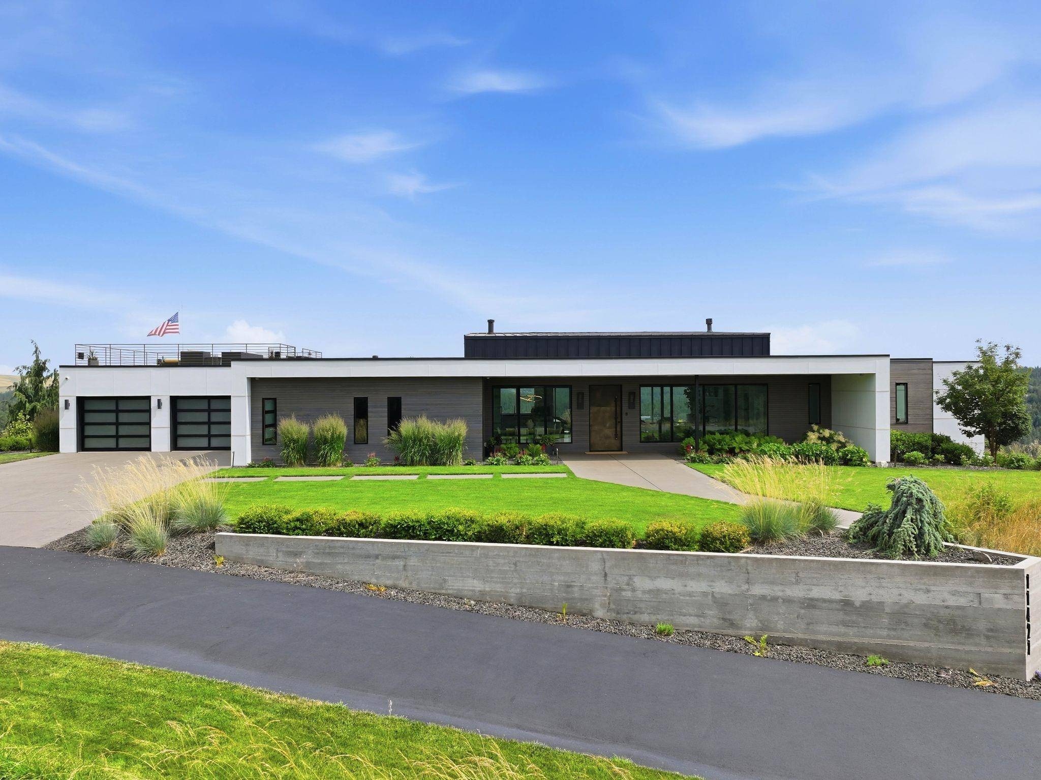 11421 S Elk Run Ln, Spokane, WA 99224