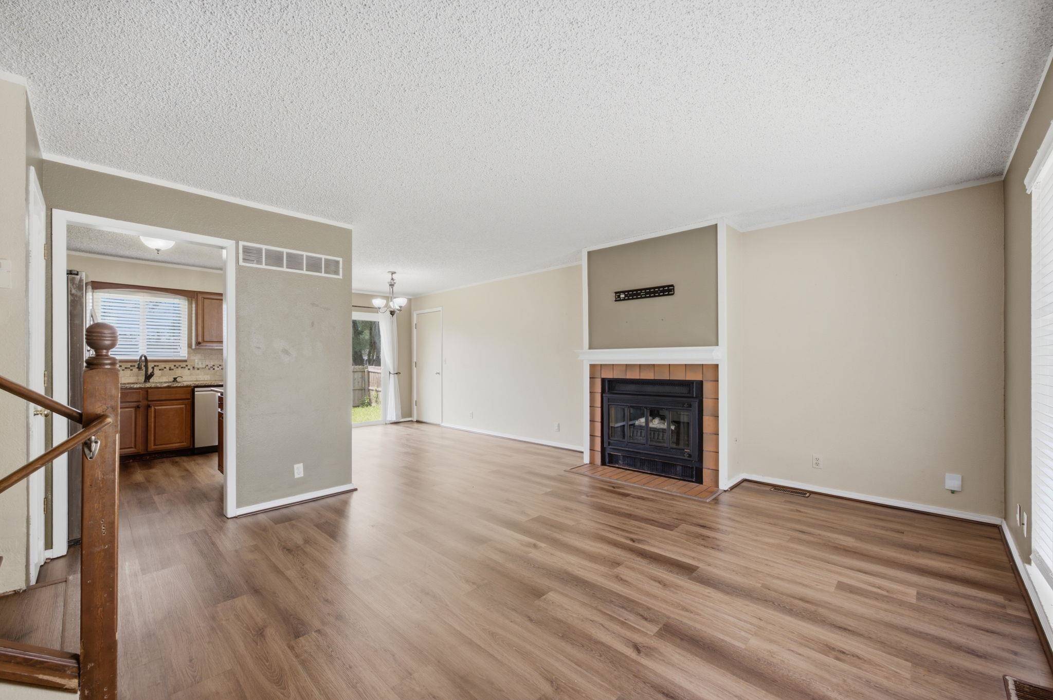 435 E Campus St, Wichita, KS 67216