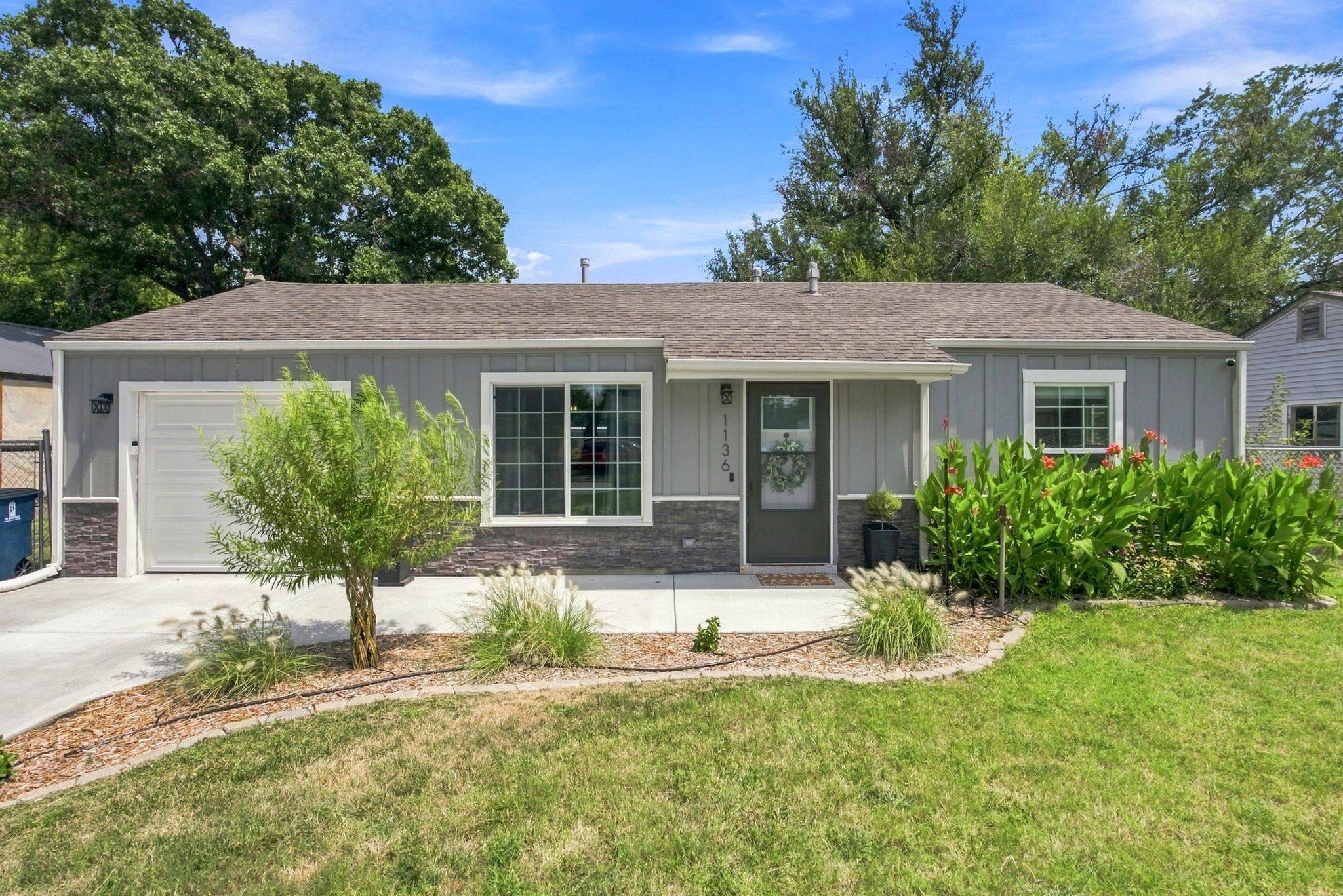 1136 S High St, El Dorado, KS 67042