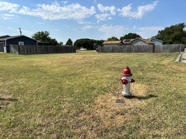 416 Hickory Lane, Maize, KS 67101