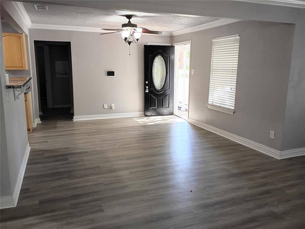 208 Almond Street, Waxahachie, TX 75165