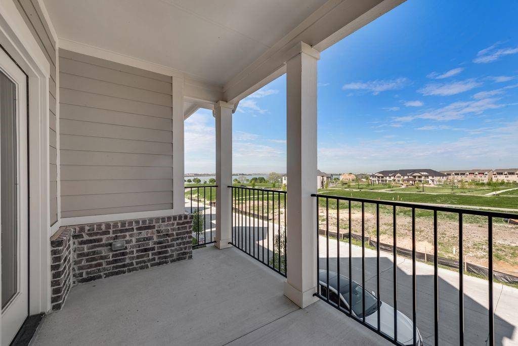 1918 Waterwalk Drive, Rowlett, TX 75088