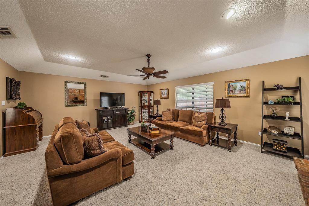 536 N Briery Road, Irving, TX 75061