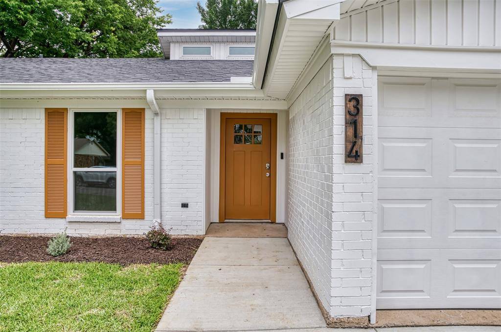 314 Sixpence Lane, Euless, TX 76039