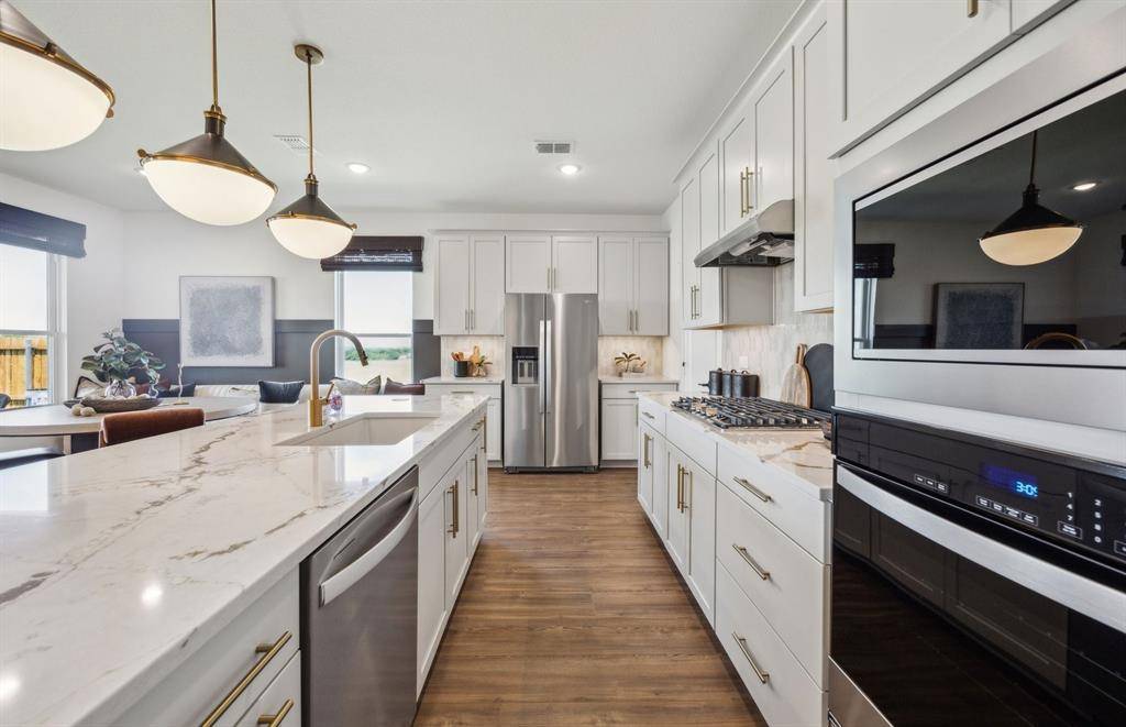 8620 Bur Oak Drive, Justin, TX 76247