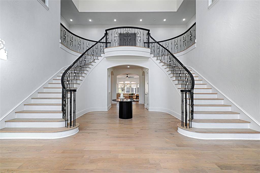 6301 Churchill Way, Dallas, TX 75230