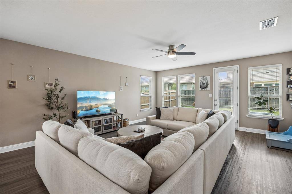 636 Fox View Drive, Fort Worth, TX 76131