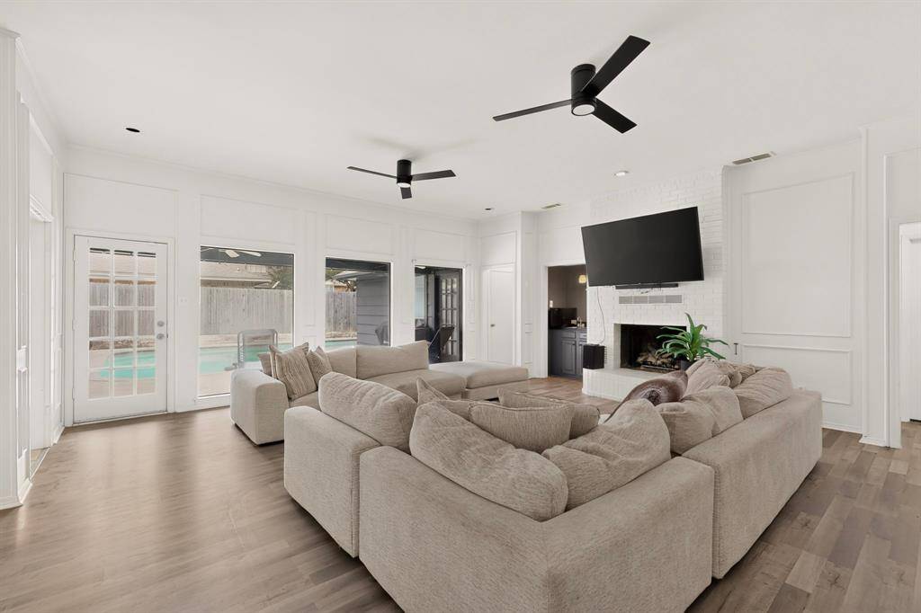 3900 N Shadycreek Drive, Arlington, TX 76013