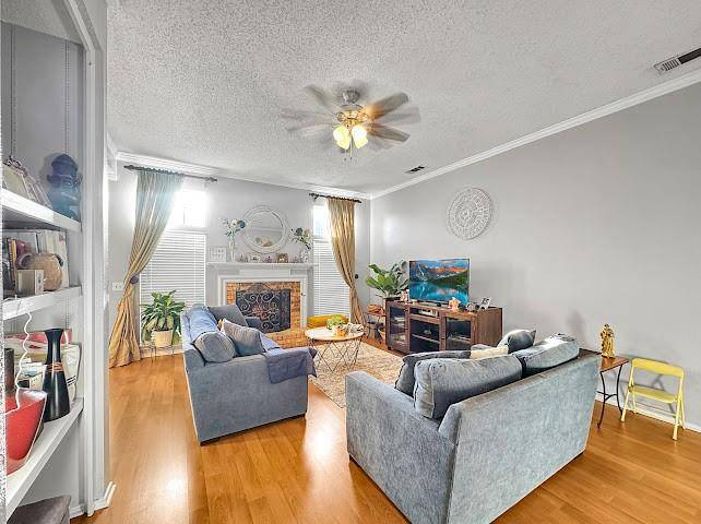 220 Boulder Creek Drive, Desoto, TX 75115