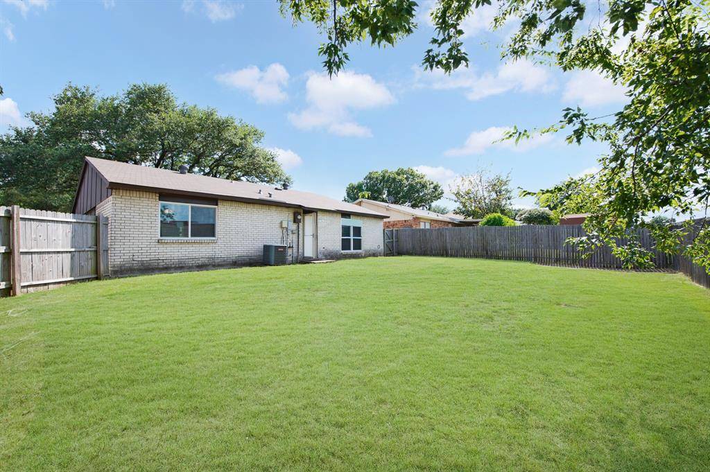 555 Hawthorne Drive, Allen, TX 75002
