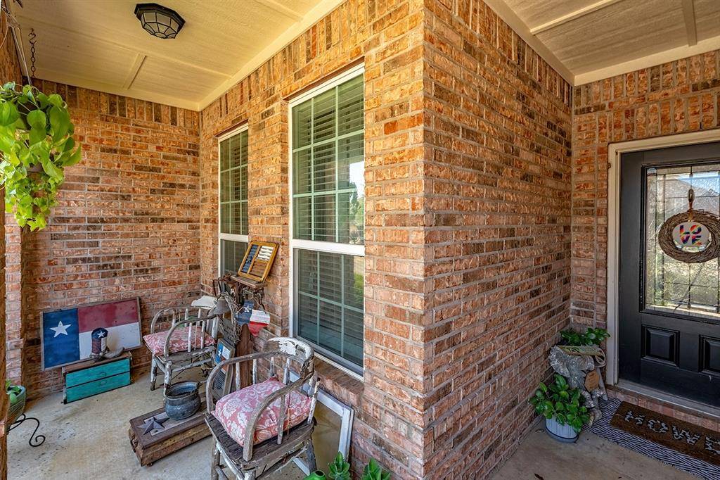 2416 Fall Leaf Court, Denton, TX 76209