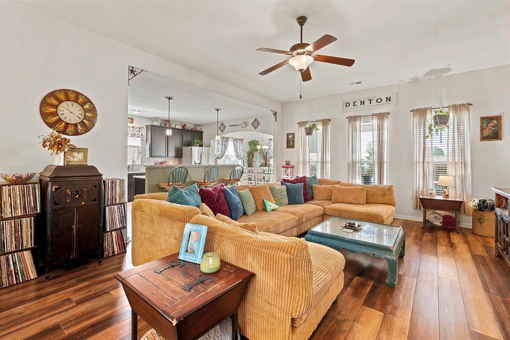 2416 Fall Leaf Court, Denton, TX 76209