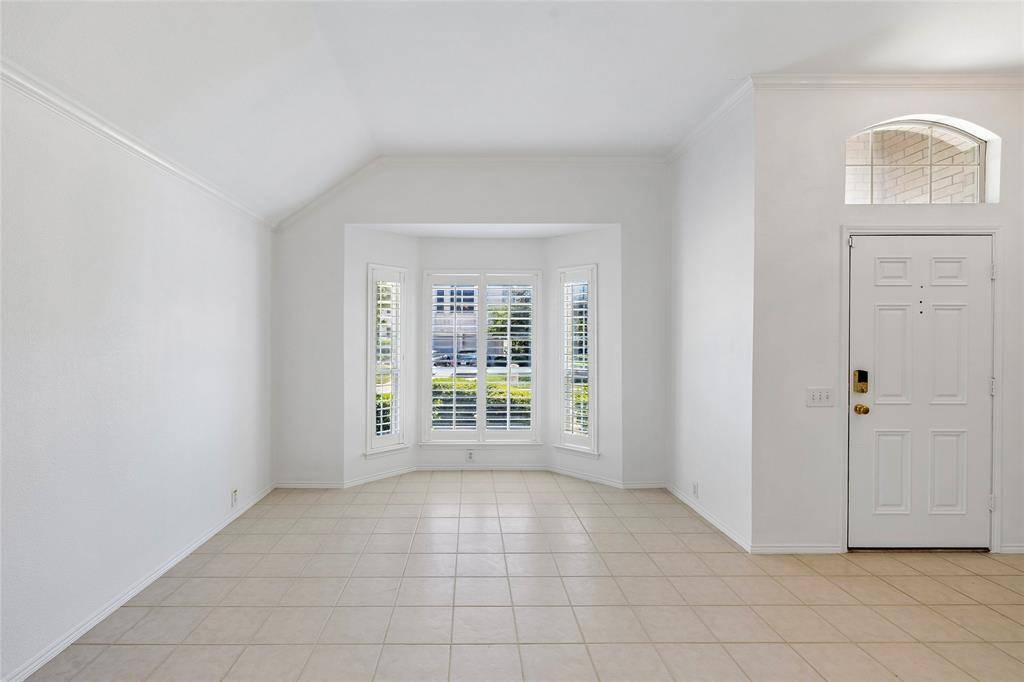 5787 Walnut Creek Drive, Fort Worth, TX 76137