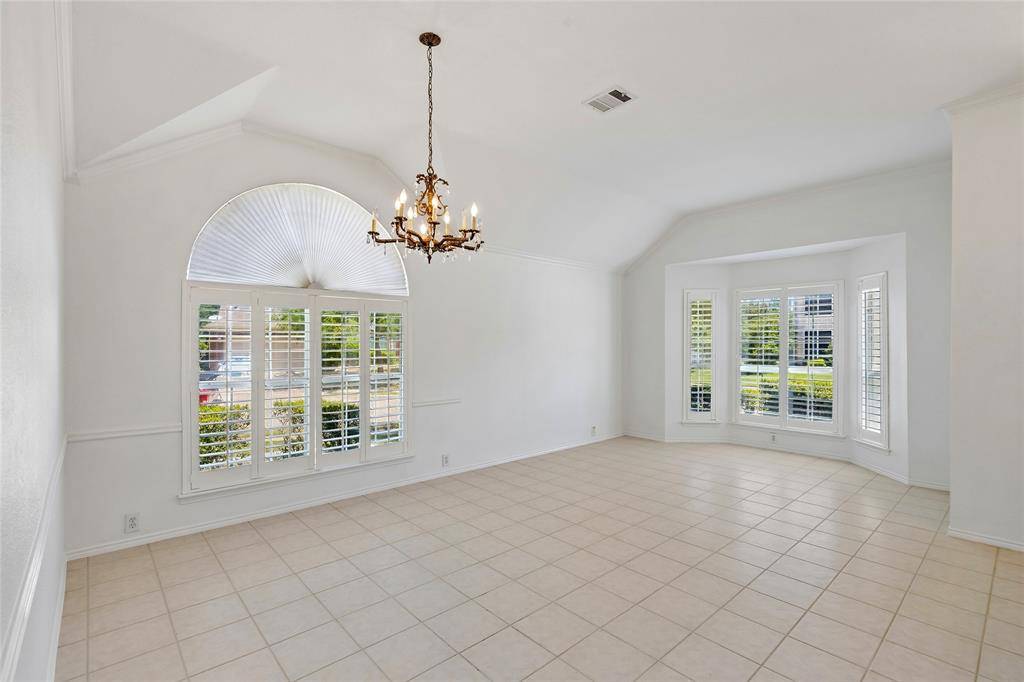 5787 Walnut Creek Drive, Fort Worth, TX 76137