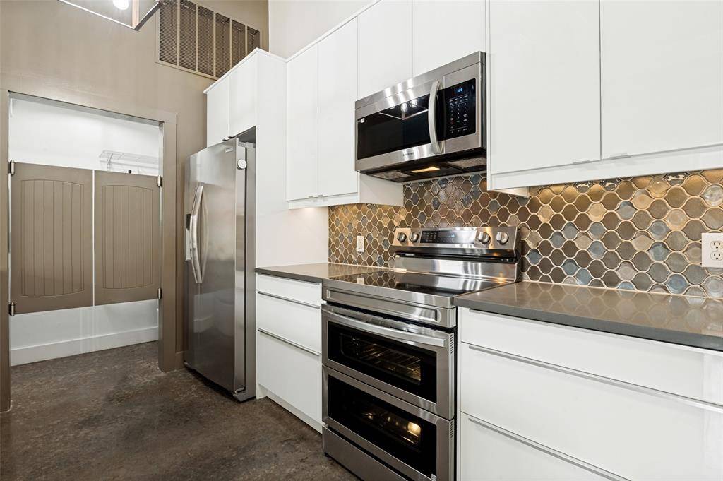2502 Live Oak Street #208, Dallas, TX 75204
