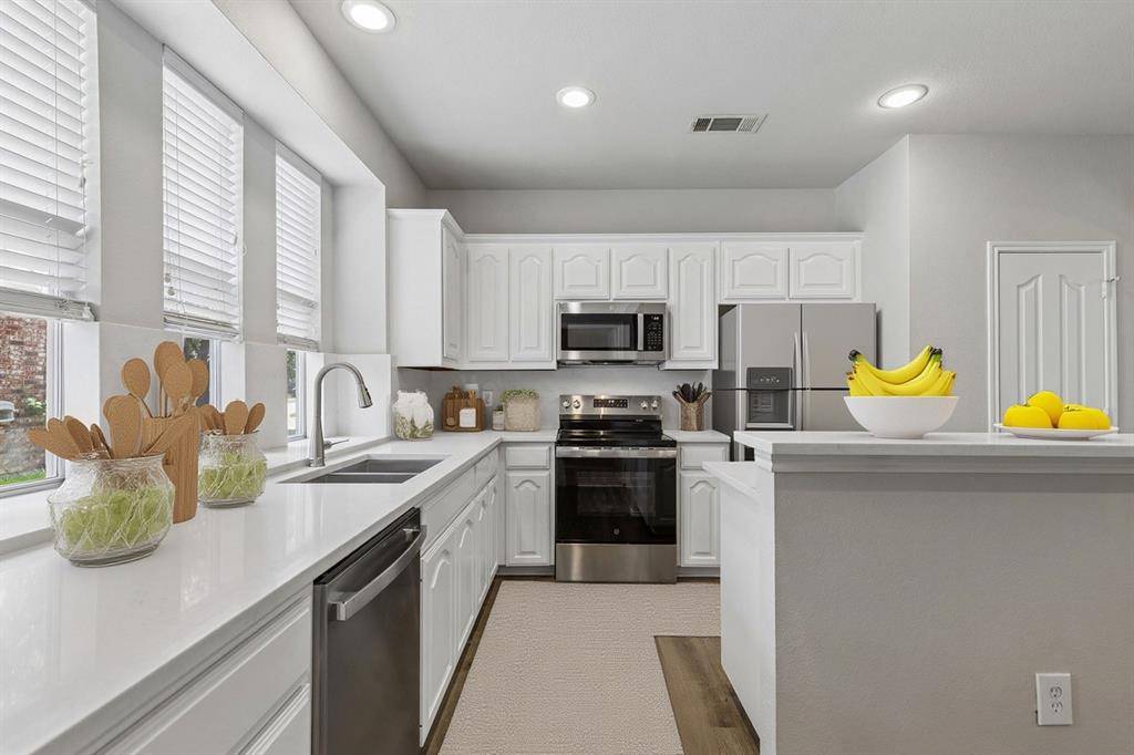 436 Baverton Lane, Fort Worth, TX 76052