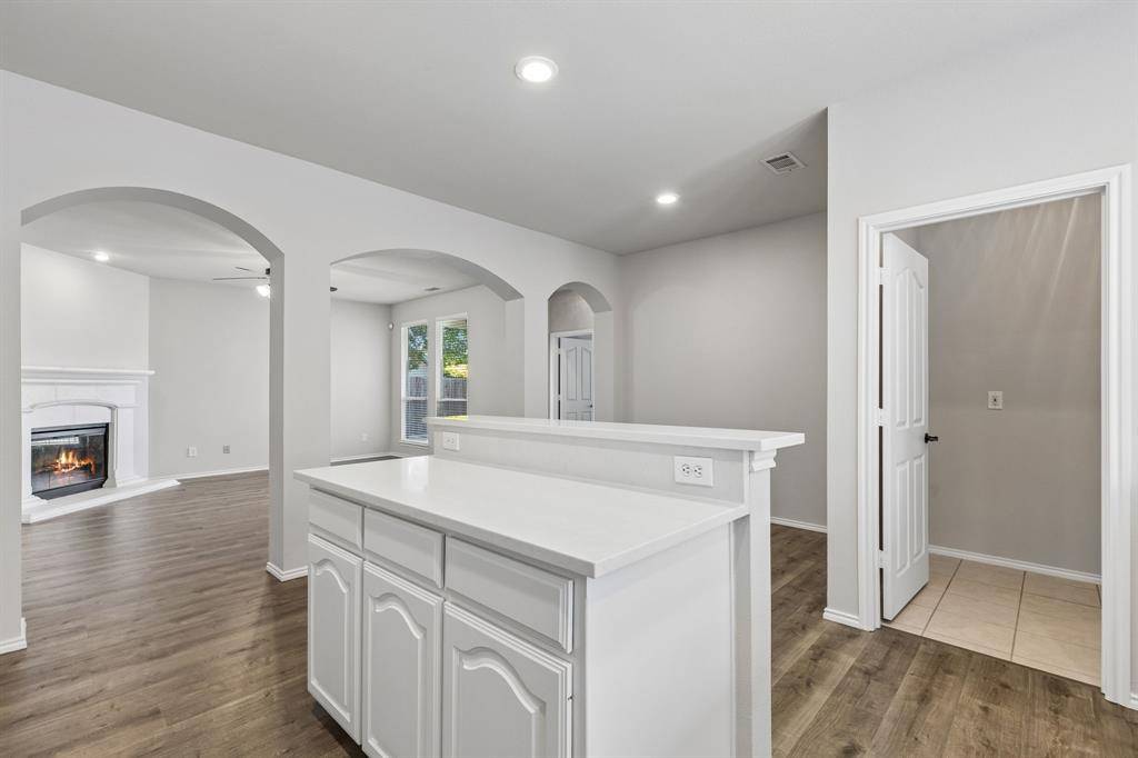 436 Baverton Lane, Fort Worth, TX 76052