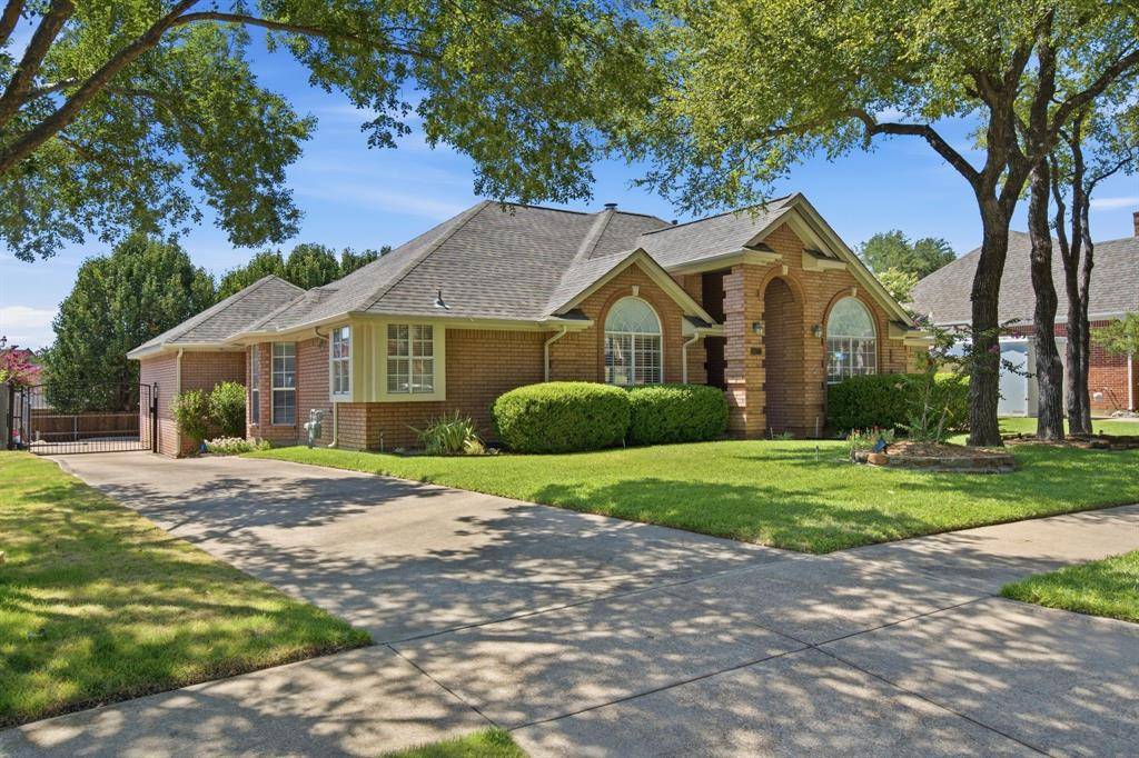 8417 Castle Creek Road, North Richland Hills, TX 76182