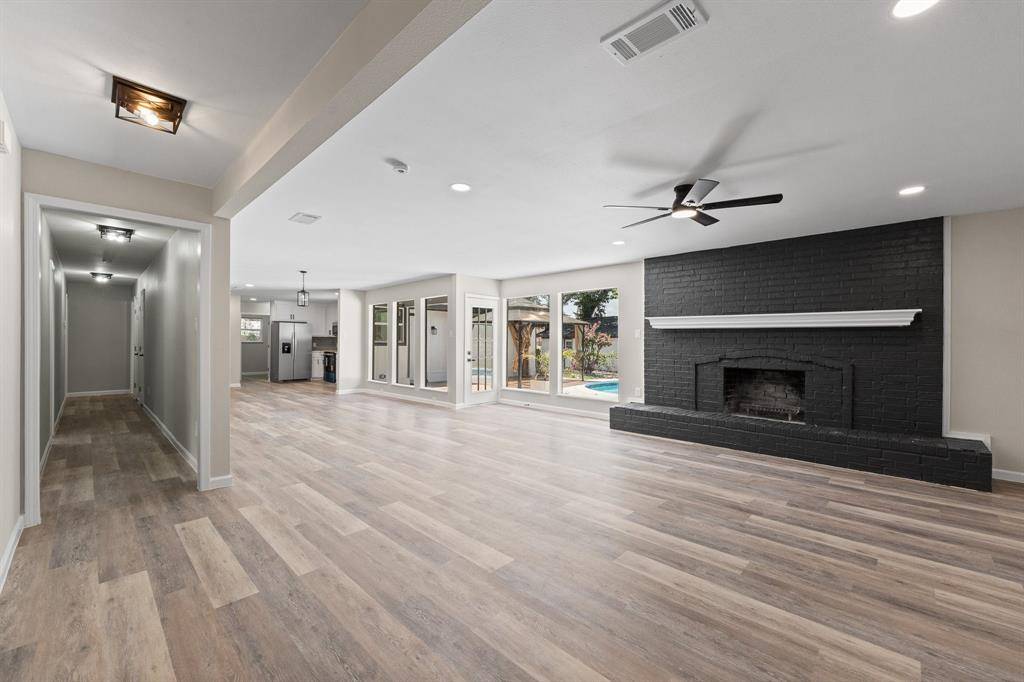202 Roaring Springs Drive, Joshua, TX 76058
