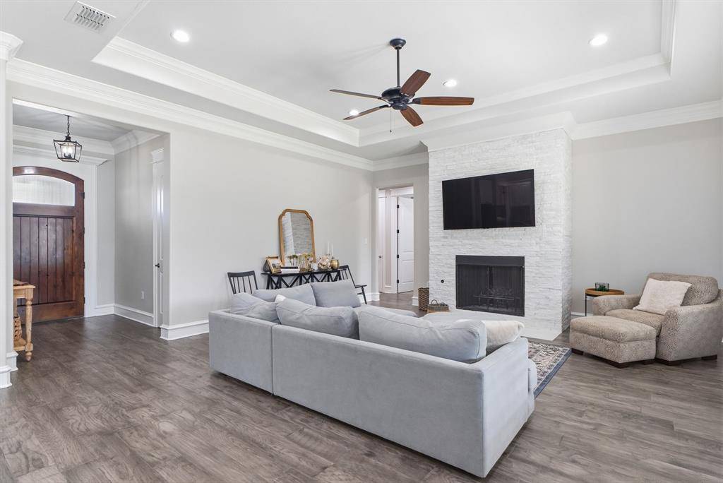 2513 Barton Creek Circle, Tyler, TX 75703