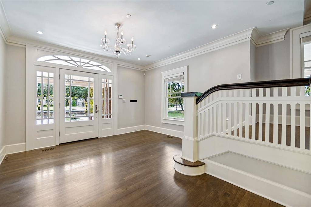 5643 Swiss Avenue, Dallas, TX 75214
