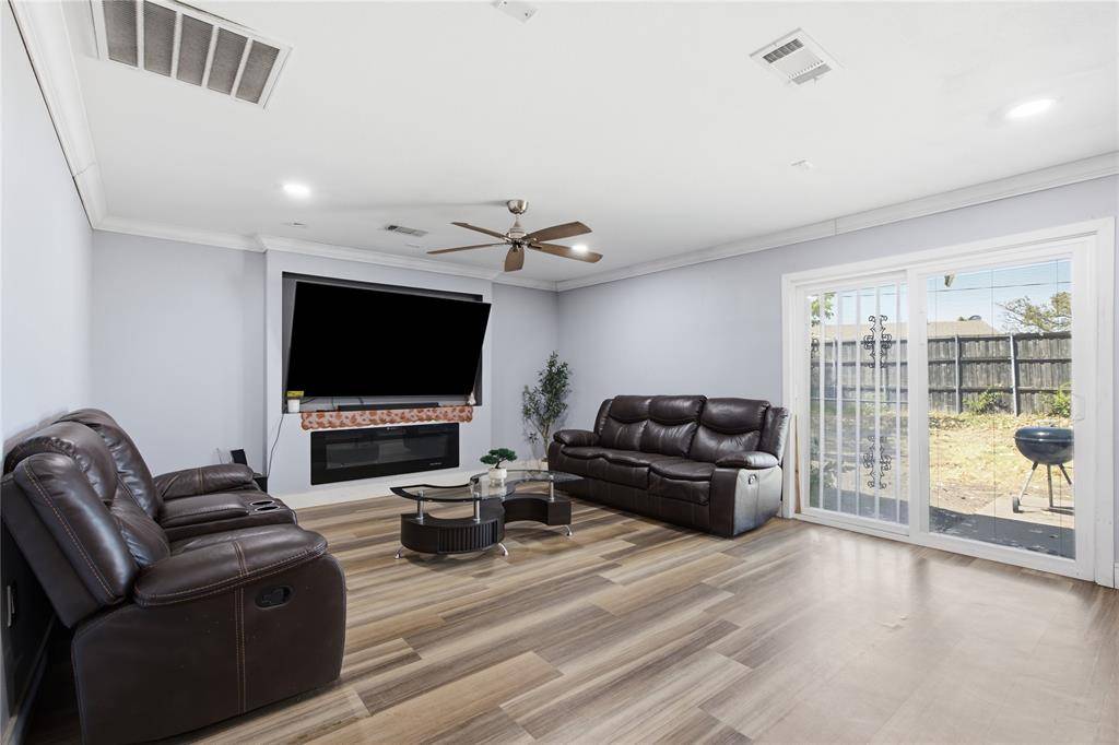 3156 Abbey Road, Carrollton, TX 75007