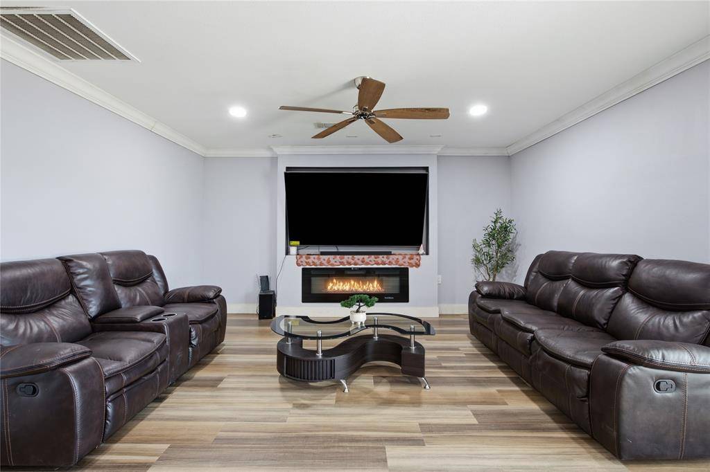 3156 Abbey Road, Carrollton, TX 75007