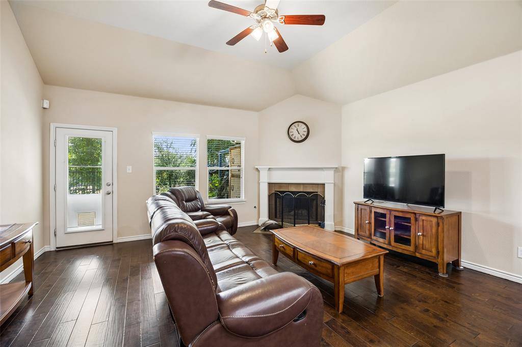 3937 Weatherstone Drive, Fort Worth, TX 76137