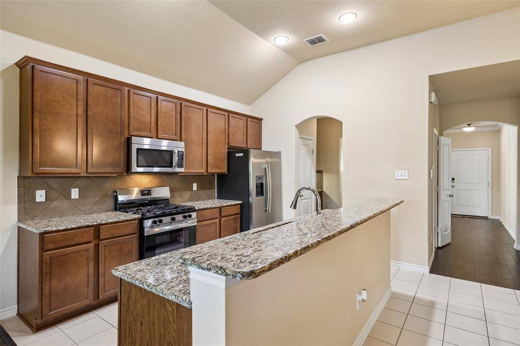 3937 Weatherstone Drive, Fort Worth, TX 76137
