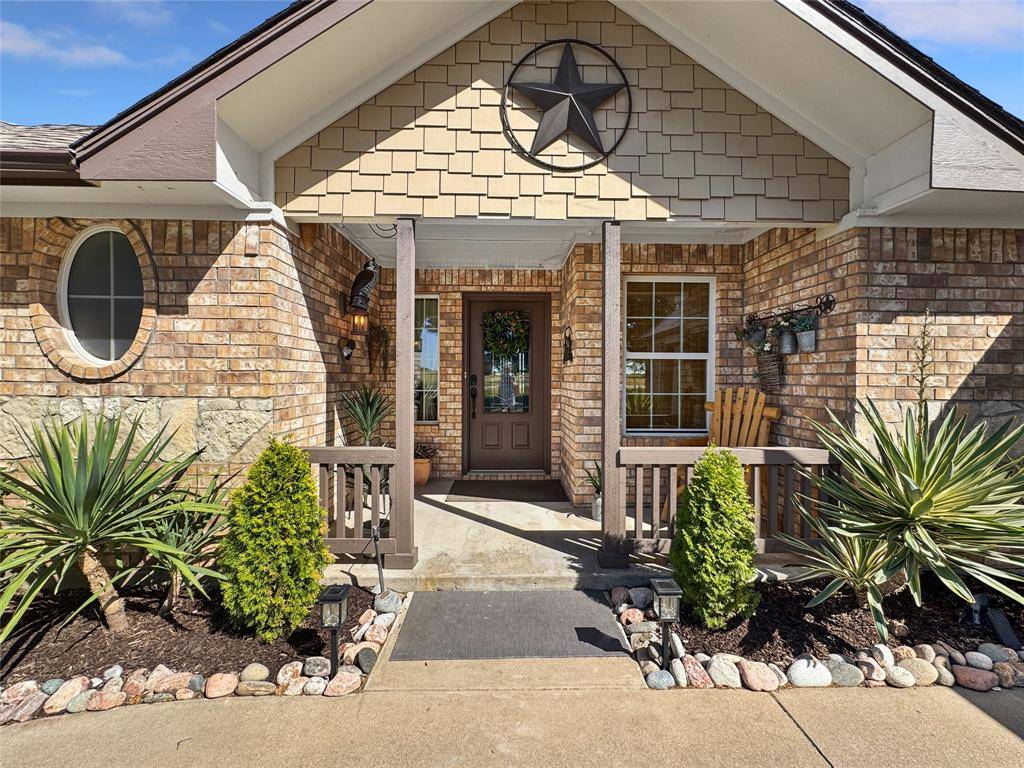 7205 Muirfield Drive, Cleburne, TX 76033