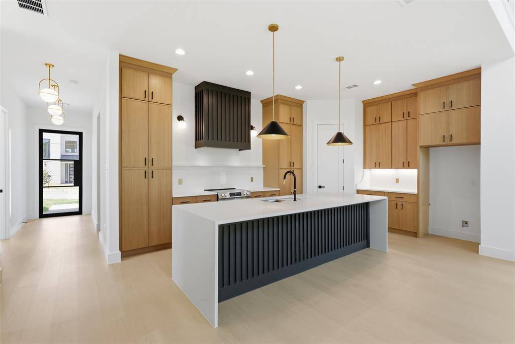 1414 Doyle Avenue, Dallas, TX 75203