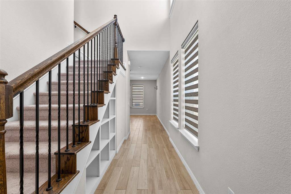 9919 Bates Street, Irving, TX 75063