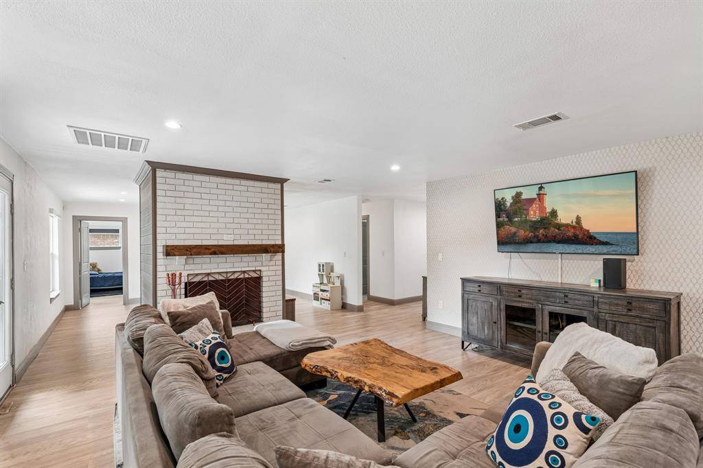 5216 Ashbrook Road, Dallas, TX 75227