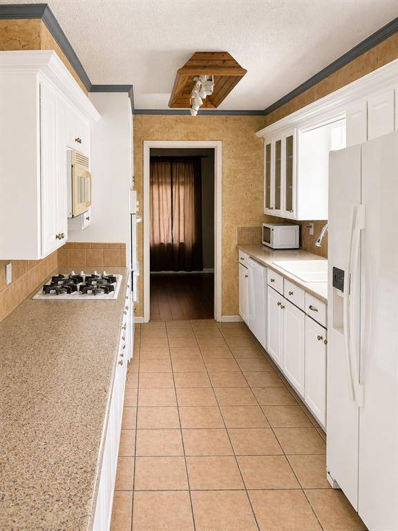 704 Dobbins Road, Corsicana, TX 75110