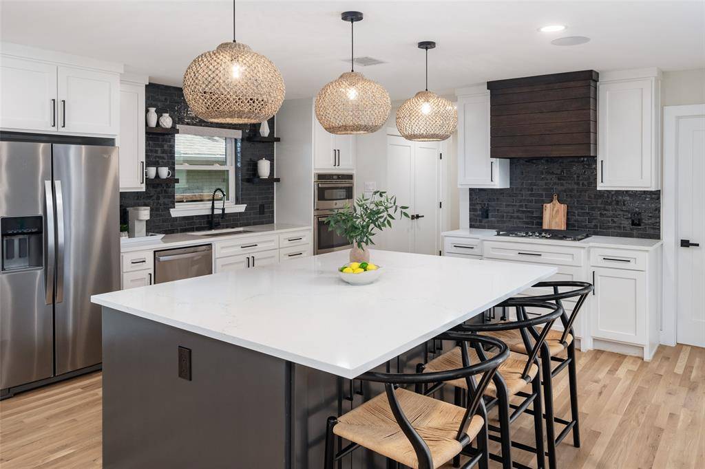 9819 Fitzroy Drive, Dallas, TX 75238