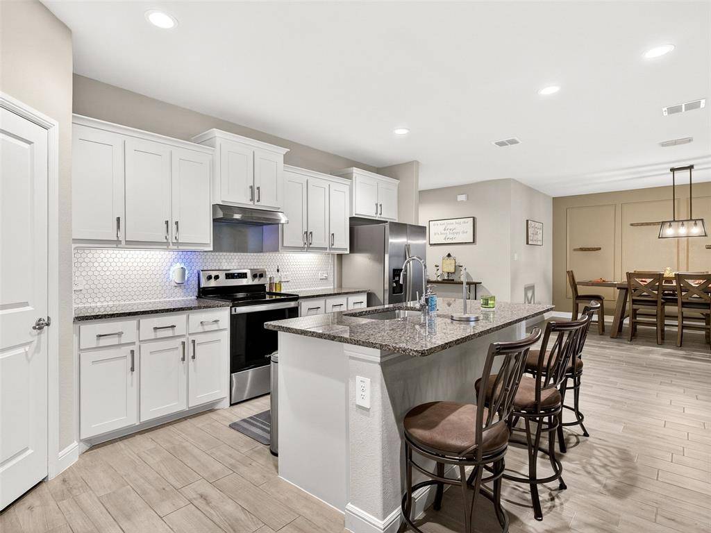 805 Alexandria Lane, Joshua, TX 76058