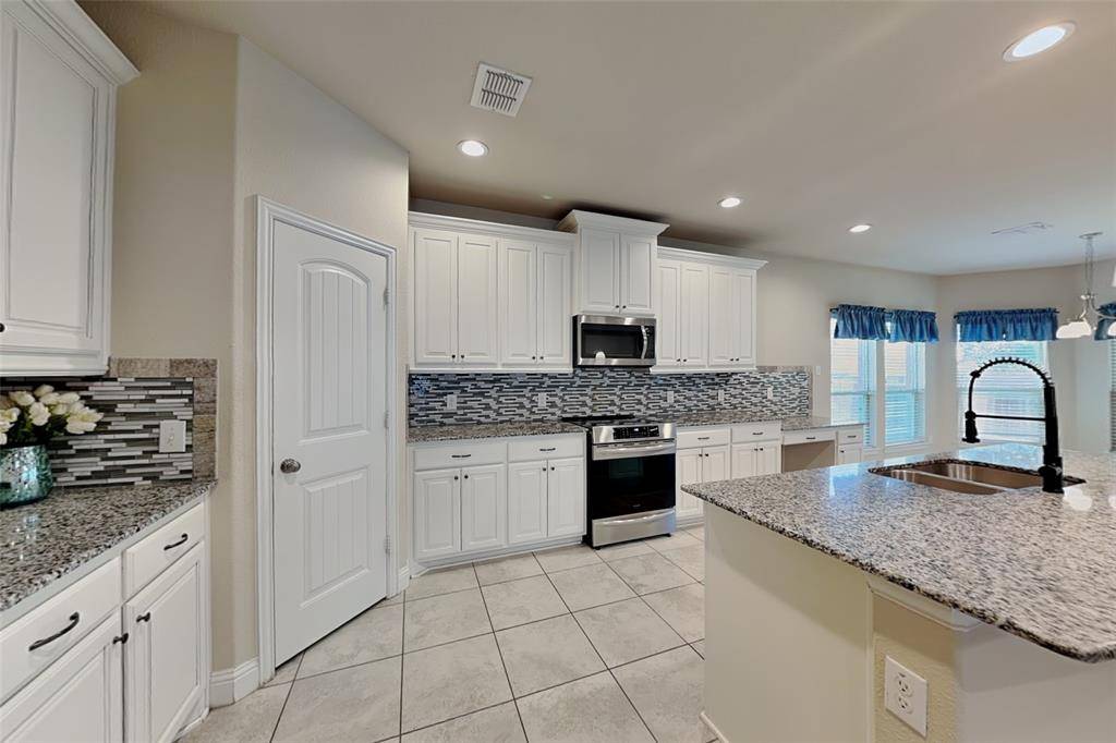 7417 Rose Crest Boulevard, Forest Hill, TX 76140