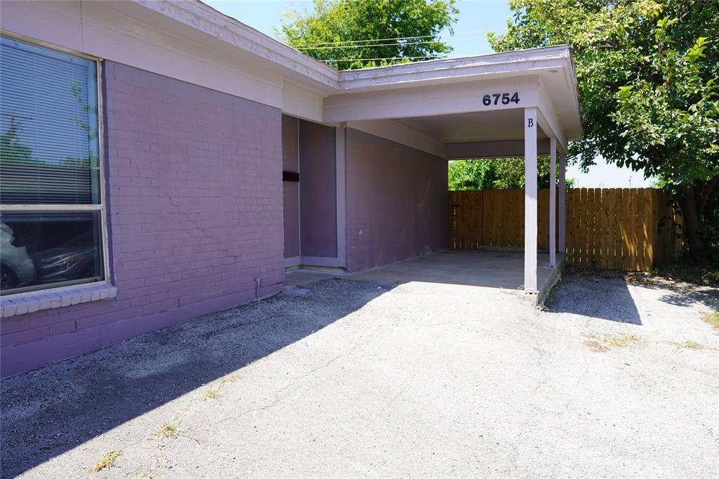 6754 Trail Lake Drive #B, Fort Worth, TX 76133