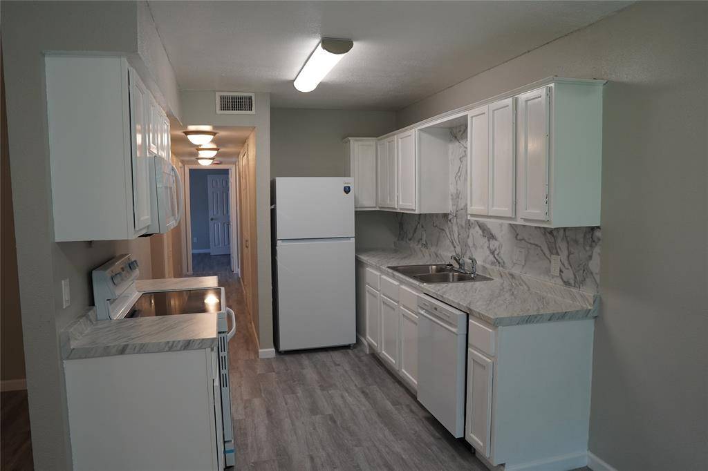 6754 Trail Lake Drive #B, Fort Worth, TX 76133