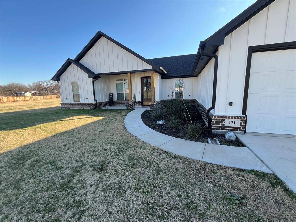 171 Cool Meadows Court, Millsap, TX 76066