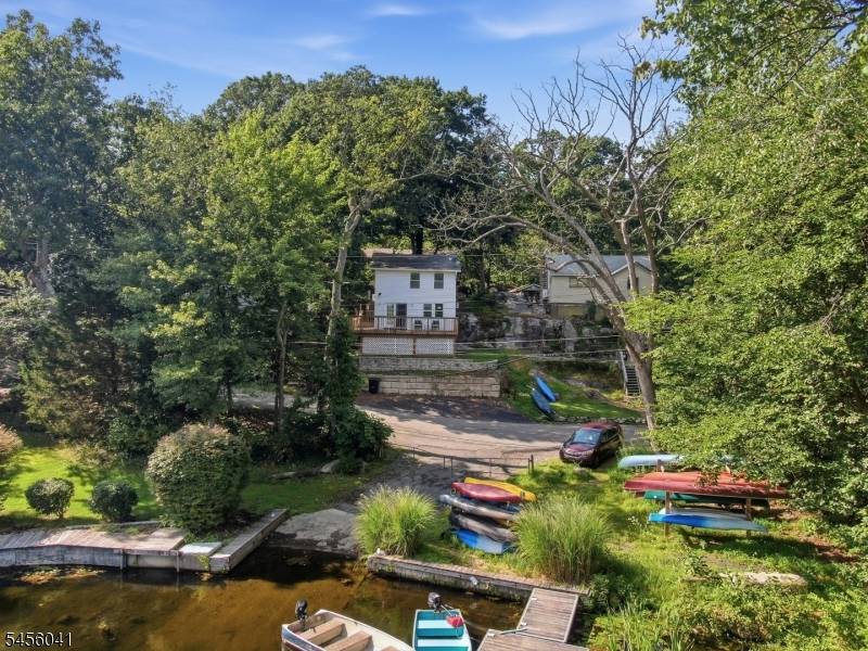 14 Cabin Spring Trl, Byram Twp., NJ 07821